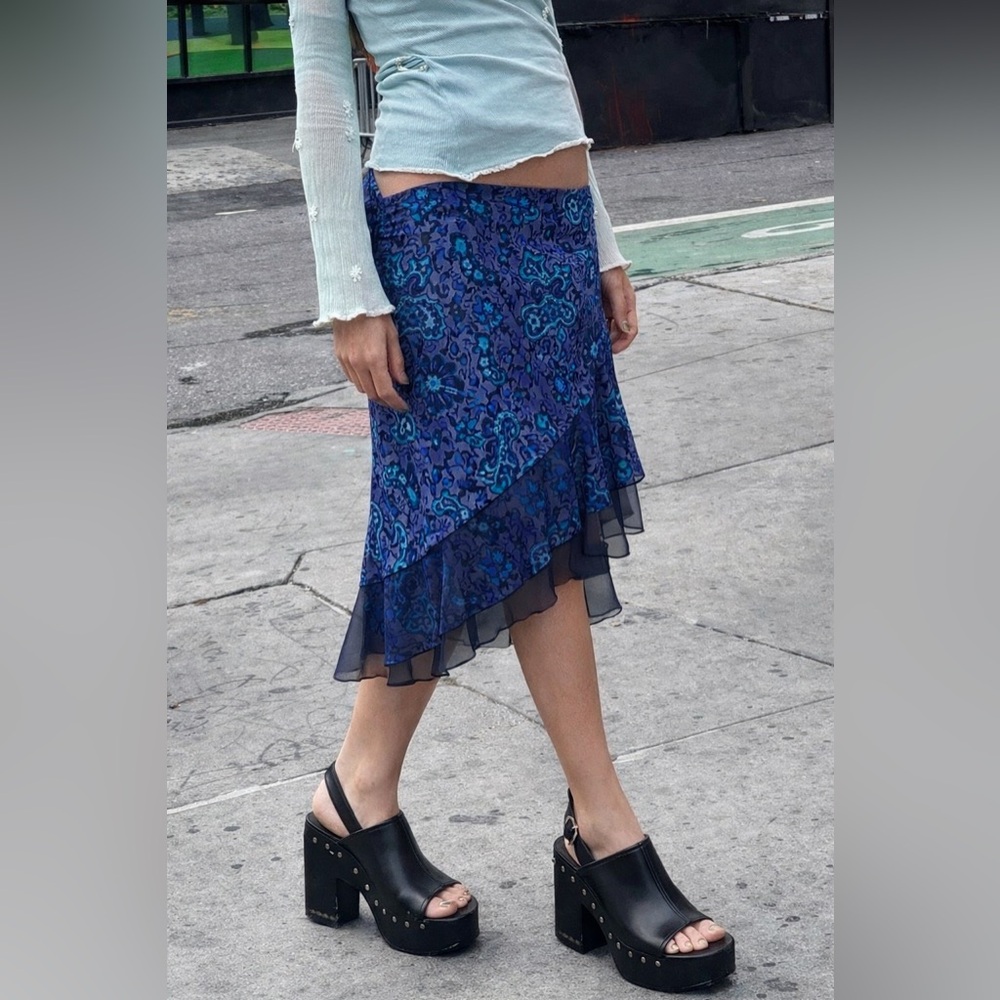 VINTAGE | Y2K LOW RISE VELVET PAISLEY LIZZIE MCGUIRE MIDI SKIRT